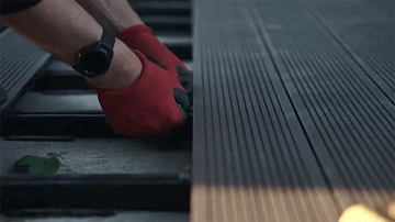 Мы подготовили для Вас видео с рекомендациями по монтажу террасной доски